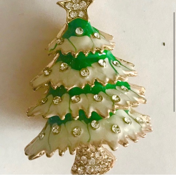 Fabulous Christmas tree necklace by Betsey Johnson - Picture 3 of 6